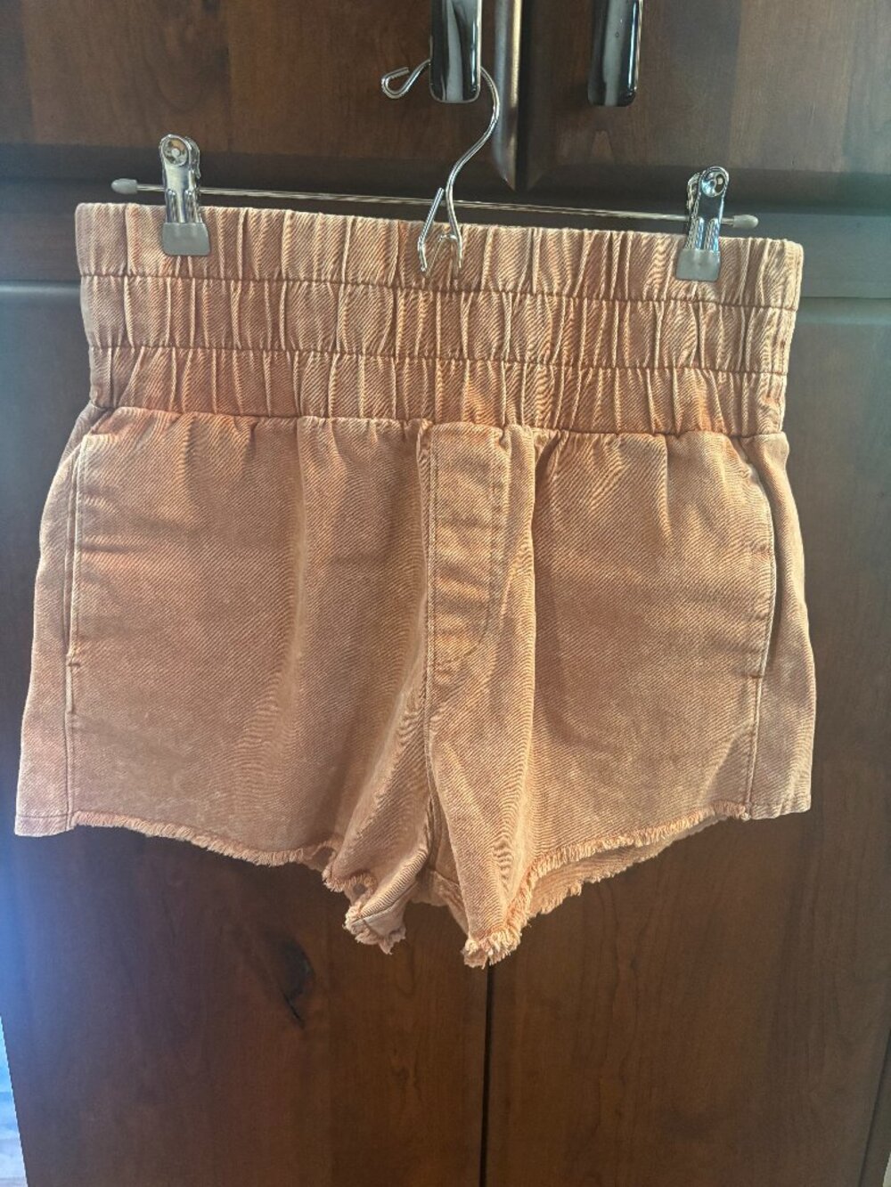 New In Rust Terracotta Smocked Waist Raw Hem Shorts Size M